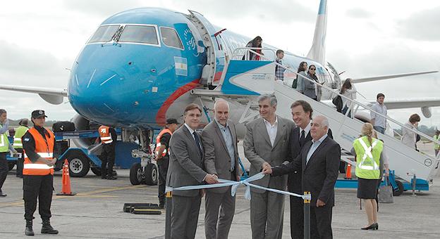 Oficialmente inaugurado el vuelo Tucumán-Córdoba