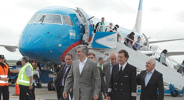 Llegada a Córdoba del vuelo inaugural desde Tucumán