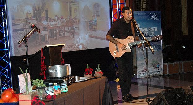 Gabriel Morales deleitó a los presentes con su música 