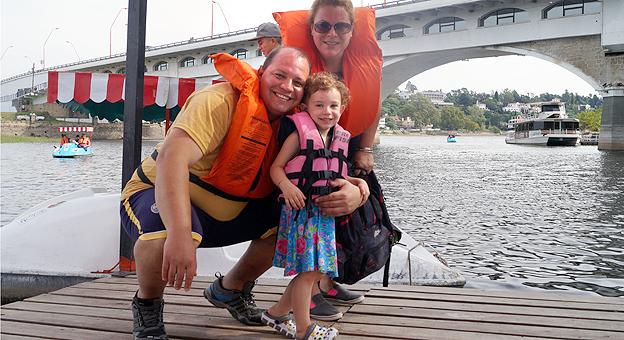 Familia Entrerriana disfrutan del hidropedal en el lago1