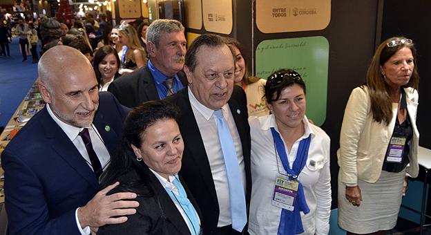 Santos visita el stand de Córdoba Santos visita el stand de Córdoba
