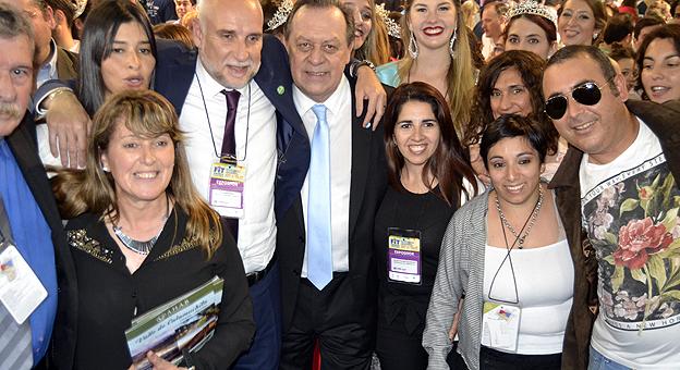 Santos visita el stand de Córdoba Santos visita el stand de Córdoba
