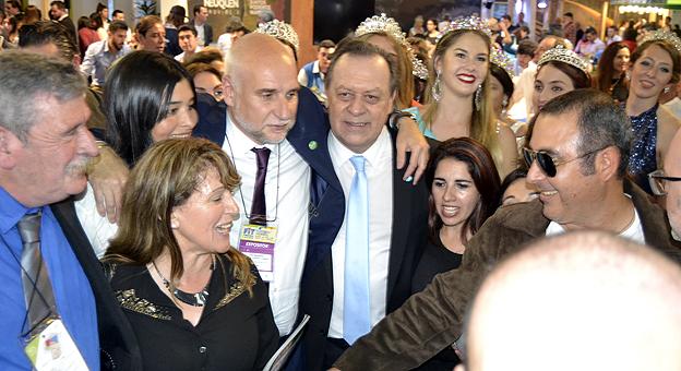 Santos visita el stand de Córdoba Santos visita el stand de Córdoba