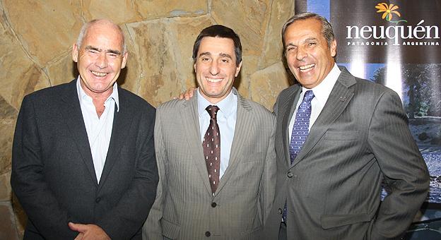 El ministro de Turismo de la Nación, Enrique Meyer; el nuevo presidente del Consejo Federal de Turismo y ministro de Turismo de Mendoza, Javier Espina; y el gobernador de Neuquén, Jorge Sapag.
