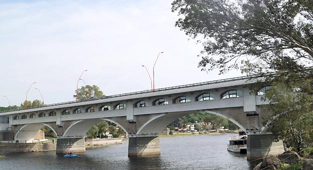 Vista del Puente Uruguay de Villa Carlos-Paz