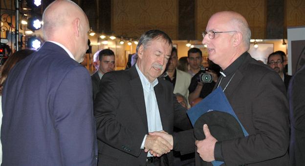 Julio Bañuelos, Juan Schiaretti y el Obispo de Cruz del Eje, Monseñor Santiago Olivera