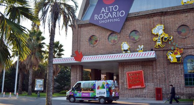 Mina Clavero hace promoción en Rosario