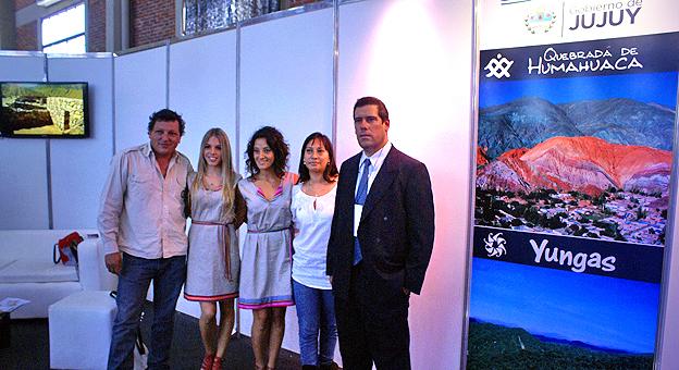 Stan de Jujuy con la presencia de Oscar Calamayo, Promotora Romina Díaz Quintana y Andrea Bolotto, Pamela Vaca Responsable Turística e Ignacio Guizzo Pte de la camara de Turismo de Jujuy